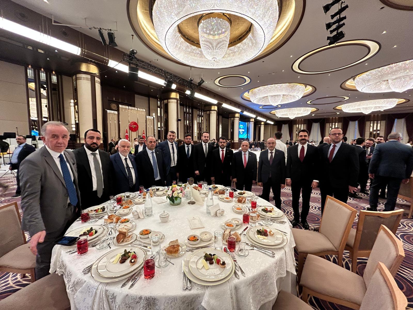 GENEL YÖNETİM KURULUMUZ CUMHURBAŞKANIMIZ ERDOĞAN’IN KATILIMIYLA DÜZENLENEN EMEK SOFRASI İFTAR PROGRAMINA KATILDI