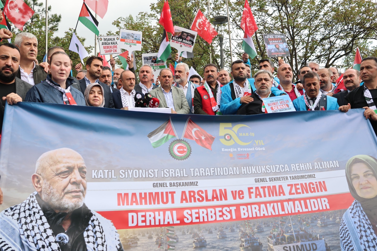 SİYONİST İSRAİL’İN HUKUKSUZ SALDIRISINA BÜYÜKELÇİLİK ÖNÜNDE TEPKİ GÖSTERDİK “MAHMUT ARSLAN VE SUMUD GÖNÜLLÜLERİ YALNIZ DEĞİLDİR”