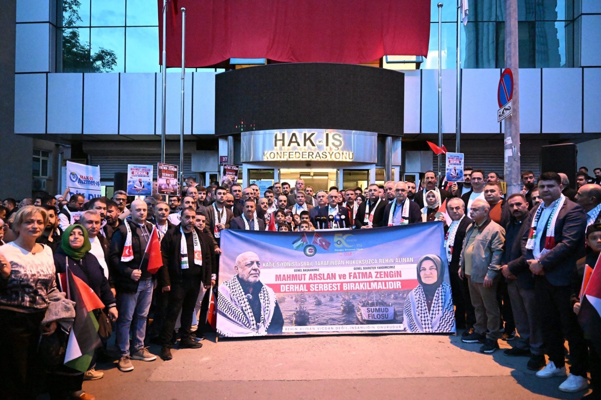 “MAHMUT ARSLAN ONURUMUZDUR” “ARSLAN VE ZENGİN DERHAL SERBEST BIRAKILMALIDIR”