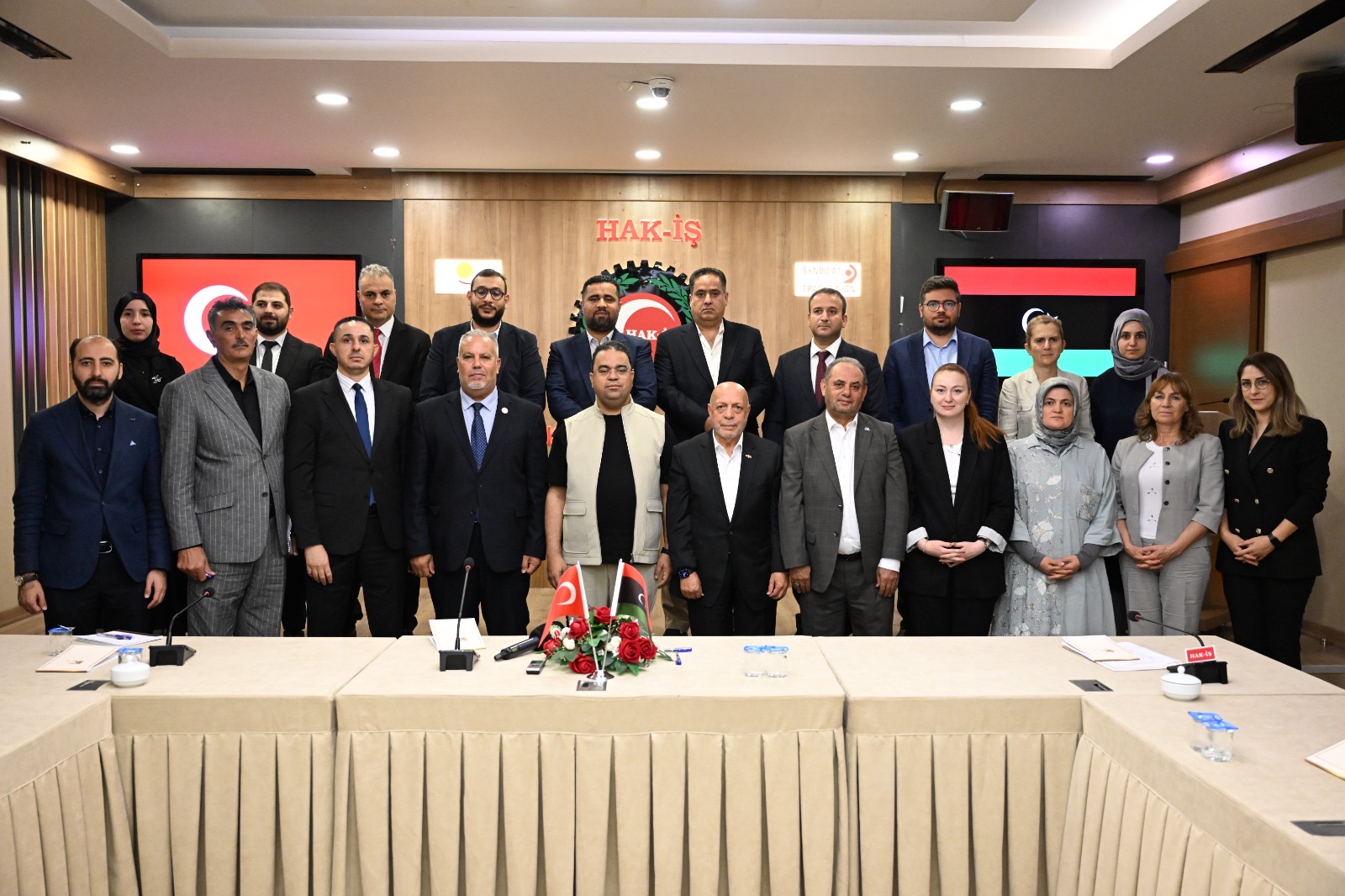 DEĞİRMENCİ LİBYA HEYETİNİN HAK-İŞ ZİYARETİNDEKİ GÖRÜŞMEYE KATILDI